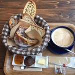 ル・グルニエ・ア・パン - プティ・デジュネ