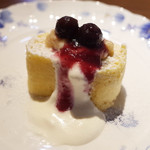 欧風バル・マザン - ランチデザートのロールケーキ
