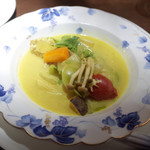 欧風バル・マザン - 春野菜とペンネの具だくさんスープ(880円)