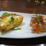 博多鉄板 じゅん - アミューズはサーモンのマリネとエビのキッシュ