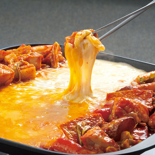 人気の「チーズダッカルビ」、その他韓国料理多数！！