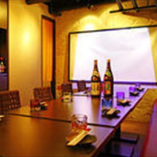 【貸切】大型プロジェクタースクリーン完備