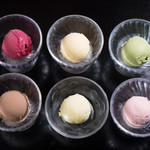 元祖トマトラーメンと辛麺と元祖トマトもつ鍋 三味 - 