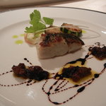 フランス料理　レ・セレブリテ - 本日入荷したｽｽﾞｷのﾎﾟｱﾚ ﾄﾏﾄとﾊﾞﾙｻﾐｺのﾀﾌﾟﾅｰﾄ添え