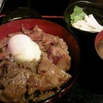 もも - あぐー豚の蒲焼丼