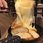 板橋3丁目食堂 - ラクレットチーズ