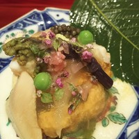 銀座 しのはら - (2017年4月　訪問)自家製玉子豆腐・みる貝・せみ海老・青森産雲丹・キャビア・カレンズ煮凝り。食材一つひとつの味わいも良し、全体的のバランスもとても良い。　
