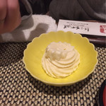 かがり屋 - バニラソフト。またしても相方さん1口食べちゃう