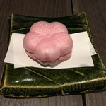 旬菜 おぐら家 - 桜アイス最中