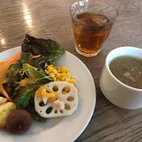 表参道 バッカス - サラダ&スープ&ドリンクはビュッフェで