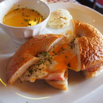 トリプルチーズ＆ホワイトクリームベーコンエッグ