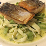 ビストロプティットレジョン  - メイン 本日の魚料理 (鱒)