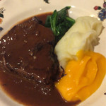 ビストロプティットレジョン  - メイン 牛肉の赤ワイン煮込み