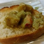 こなす - バケットにアワビのステーキを乗せて