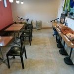 琥八 - 店内（カフェスペース）