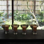 イチリン ハナレ - カウンター越しの庭