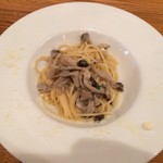 Trattoria Pizzeria Pireus - キノコのクリームスパゲッティトリュフ風味（ハーフ）