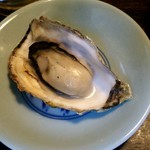 Kushiro Aburiya - 厚岸産の蒸し牡蠣。