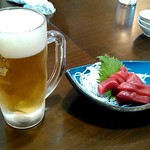 安茂里 - 生ビールとマグロ刺身