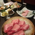 和牛炭火焼肉ビストロ 飛び牛 - 