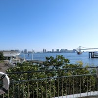 ツキ シュール ラメール - 店内のテーブル席の風景です