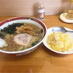 ラーメン 三味 - あごだしセット 830円