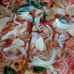 ピッツェリア チッチョ - 新玉ねぎとツナのマリナーラ