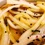 Spice&Dining KALA - お土産島らっきょをボスにアチャールにしてもらったがもう家でどんだけ飲めるん？って品に（笑）