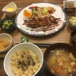 カフェ•レストラン きんぎょ食堂だいず - B定食