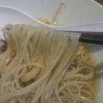 町田汁場 しおらーめん進化 - 麺