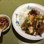Shisen Hausu - 角煮と豆腐丼