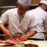 魚河岸 宮武 - 料理長がカマトロを削いでくれてます❤︎