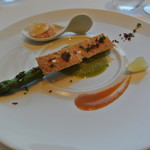 レストランMINAMI - グリーンアスパラのブルスケッタ　甘エビのマリネと日向夏