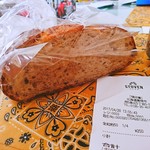 カフェ ストウブ - 全粒粉パン　1/4で250円