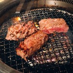 美食焼肉トラジ 葉菜 西新宿店 - 焼けるダイアモンドカットのお肉！