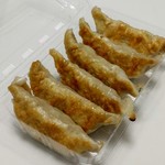 中華惣菜 芙蓉 - レギュラー餃子･6個パック（346円）
