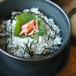 麦とろ童子 - 人気No.1「釜揚げしらす丼