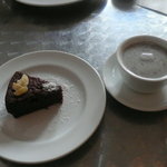 ビーガン ヒーリングカフェ - ガトーショコラと黒豆きなこ豆乳