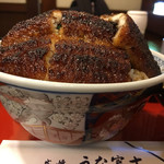 炭焼うな富士 - うな富士・上うな丼
      このうなぎの量がわかりますか？
