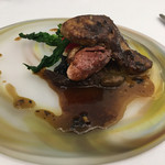 Grand rocher - 合鴨のロースとガチョウのフォアグラのソテー、トリュフソースで濃厚な味わい(ﾟ∀ﾟ)