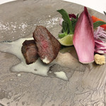 Grand rocher - 肉料理は、黒毛和牛サーロインです！焼き加減は各自の好み通りにオーダー（＾ν＾）