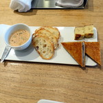 ランチ3,600円コース、食事前のおつまみ