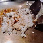 磐梯 - ガーリックライス炒めてます