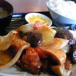 中華料理 新興軒 - 酢豚定食(900円)です。