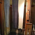 蕎房 猪口屋 - 店内への暖簾！