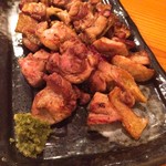 Yakitori Semmonten Toriken - 鶏ももの炭焼き