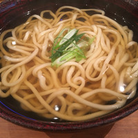 自家製粉石臼挽きうどん 青空blue 本店 - ブレンド粉を使用した麺は喉ごしが良く伸びやかです