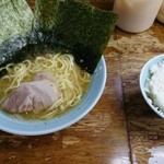 家系ラーメン まこと家 - ラーメン　海苔増し　小ライス(17-04)