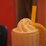 BURGER&MILKSHAKE CRANE - ダブルレモンミルクシェイクにラムトッピング