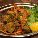 ダルバート食堂 - 砂肝のサデコ 辛めで